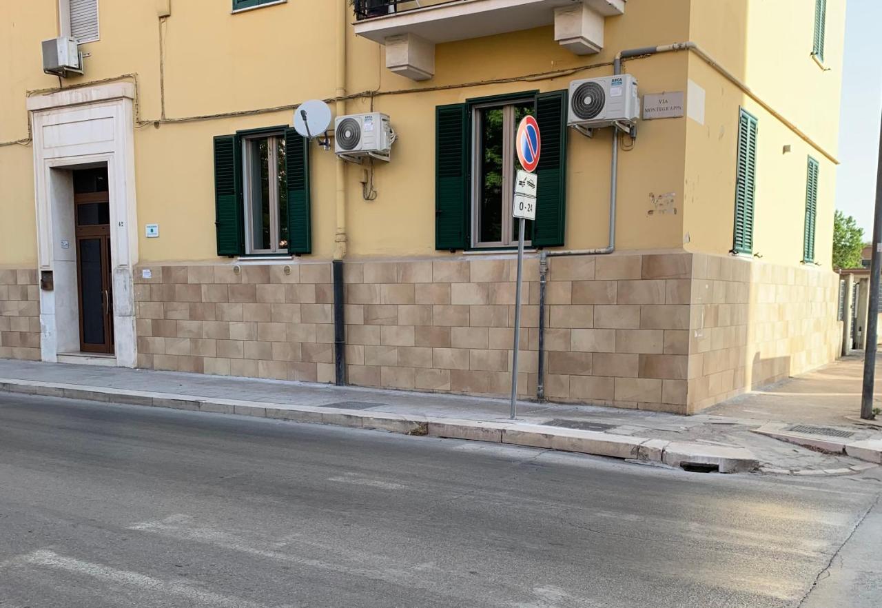 B&B Piano Romano -con parcheggio privato gratuito- Foggia Esterno foto